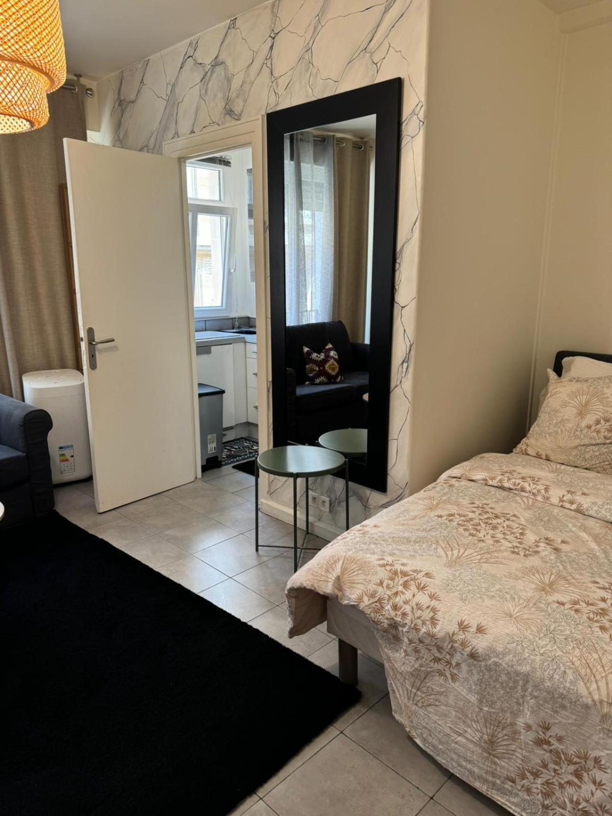 Studio Paris 16 Luaran gambar